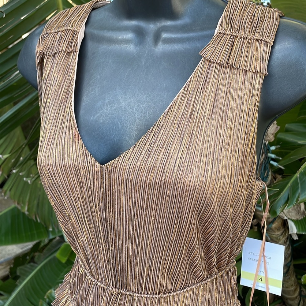 Taylor metallic gold Grecian style dress with  peplum - Picture 4 of 12